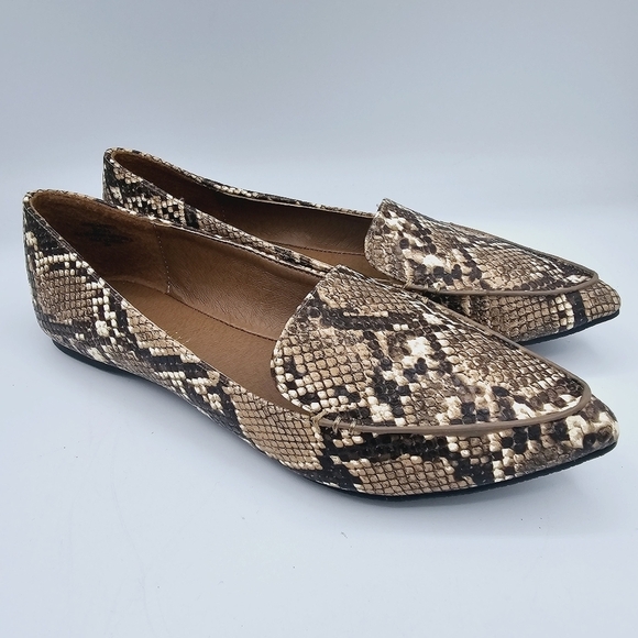 Madden Girl Henie Snake Print Pointed Toe Flats Loafers 6.5 NWOT - Picture 2 of 10